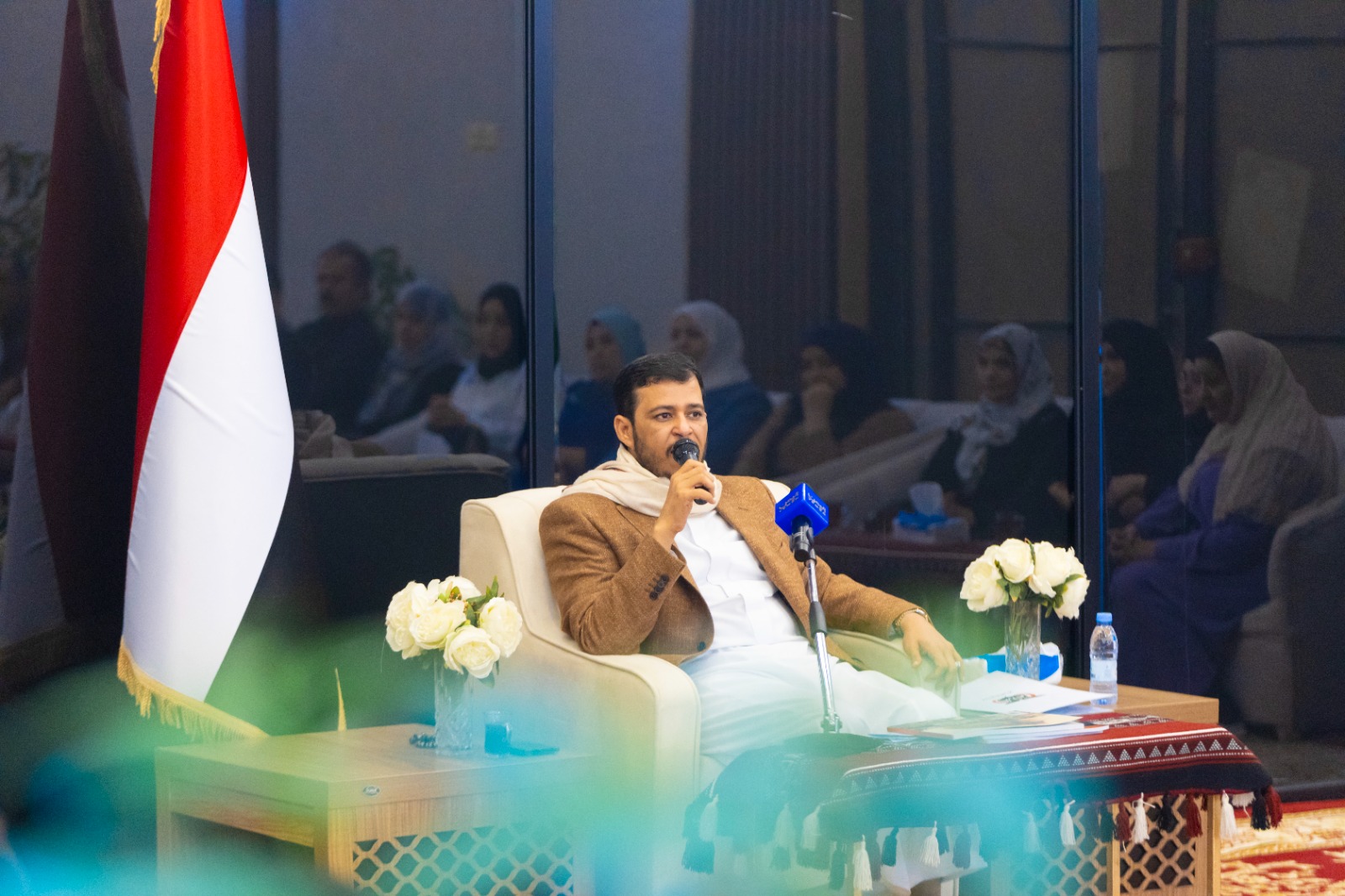 عضو مجلس القيادة الدكتور عبدالله العليمي يشيد بالدور الوطني والتنويري للصحفيين والإعلاميين