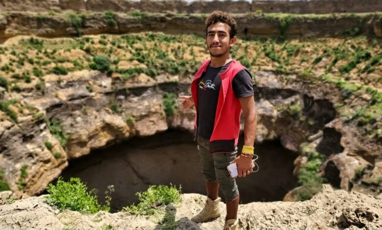  نهاية مأساوية لـ"سبايدر مان اليمن"..  بالفيديو : مصرع القعقاع عنتر إثر سقوطه في فوهة بركان حرضة دمت