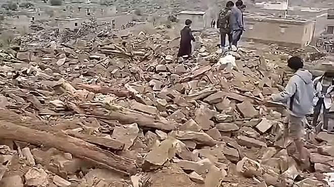 مركز المعلومات يندد بتفجير الحوثيين لحصن تاريخي في البيضاء